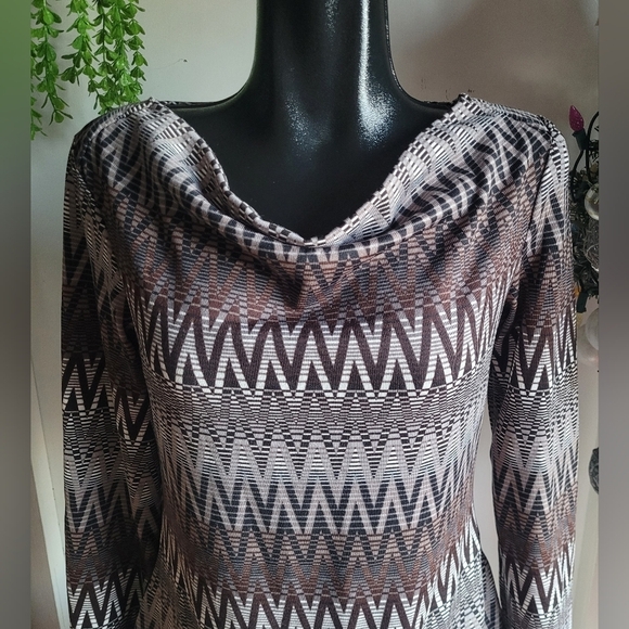 Nicole Benisti Signature Collection Zigzag Patterned Top - Picture 2 of 7